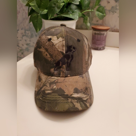 Men's Mack Bulldog Camo Ball Cap - Picture 1 of 7